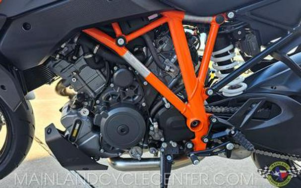 2024 KTM 1290 Super Duke GT