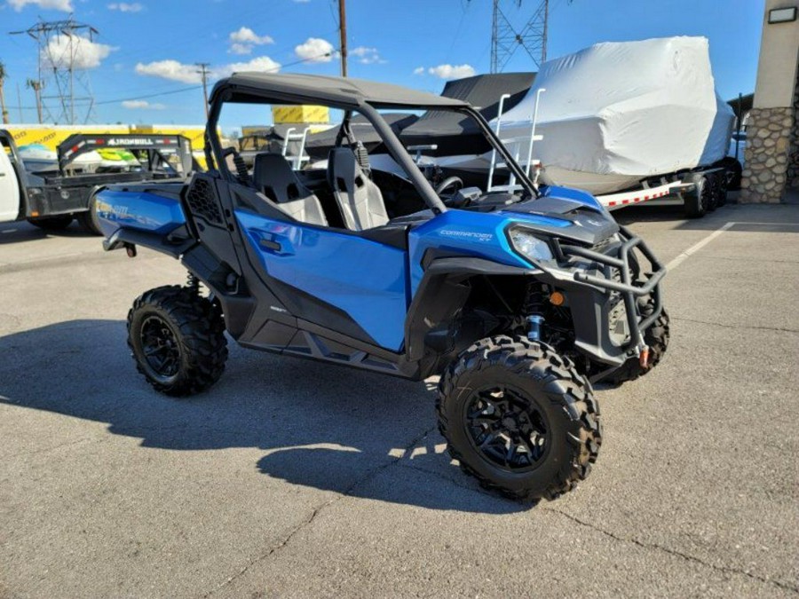 2023 Can-Am® Commander XT 700