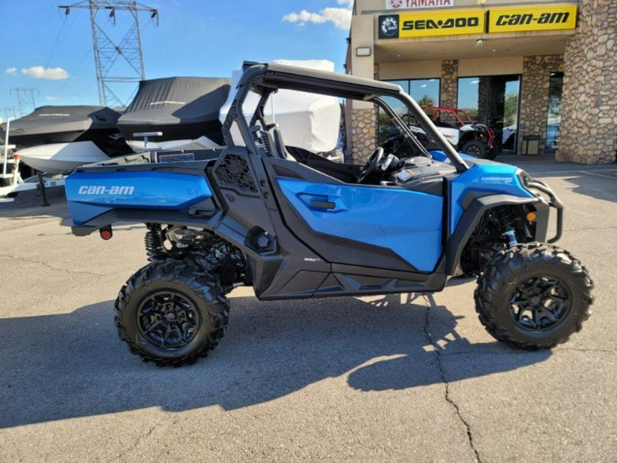 2023 Can-Am® Commander XT 700