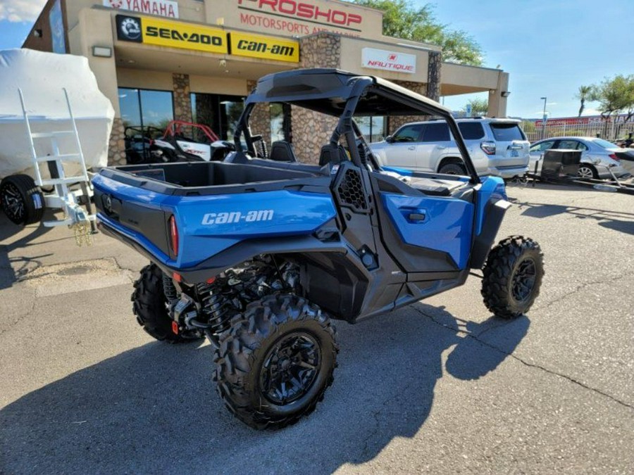 2023 Can-Am® Commander XT 700