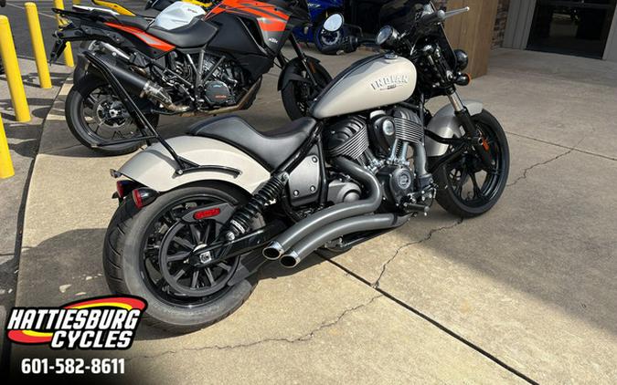 2023 Indian Chief ABS Silver Quartz Smoke