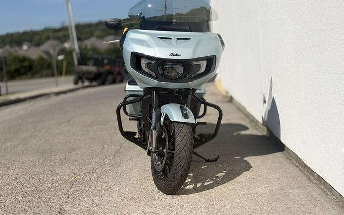 2025 Indian Challenger Dark Horse Frost Silver Smoke