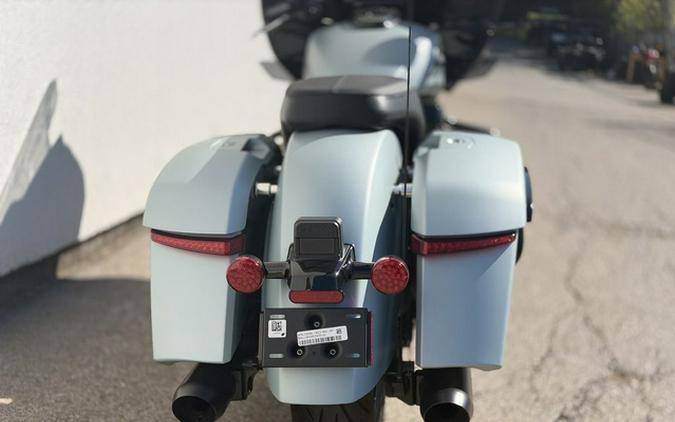 2025 Indian Challenger Dark Horse Frost Silver Smoke