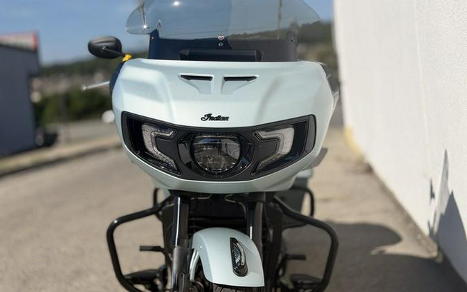 2025 Indian Challenger Dark Horse Frost Silver Smoke