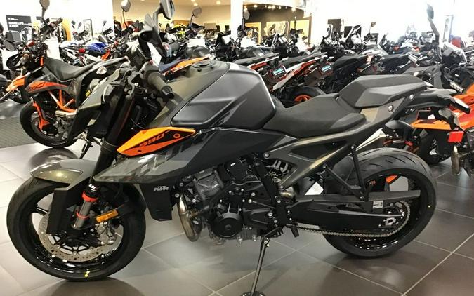 2024 KTM 990 Duke