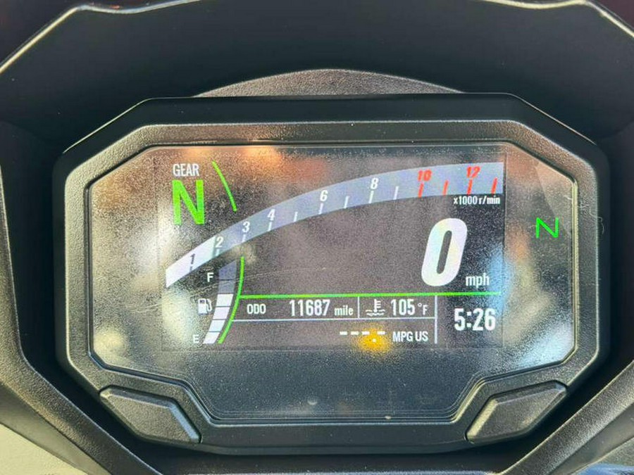 2021 Kawasaki Ninja® 650 ABS Metallic Graphite Gray/Metallic Spark Black