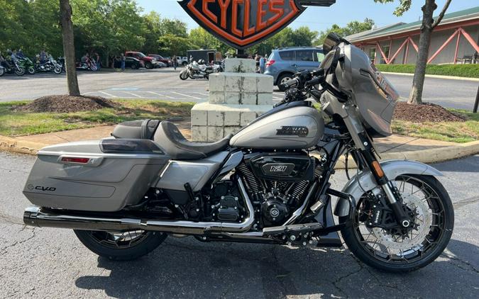 2023 FLHXSE CVO™ Street Glide® in Dark Platinum