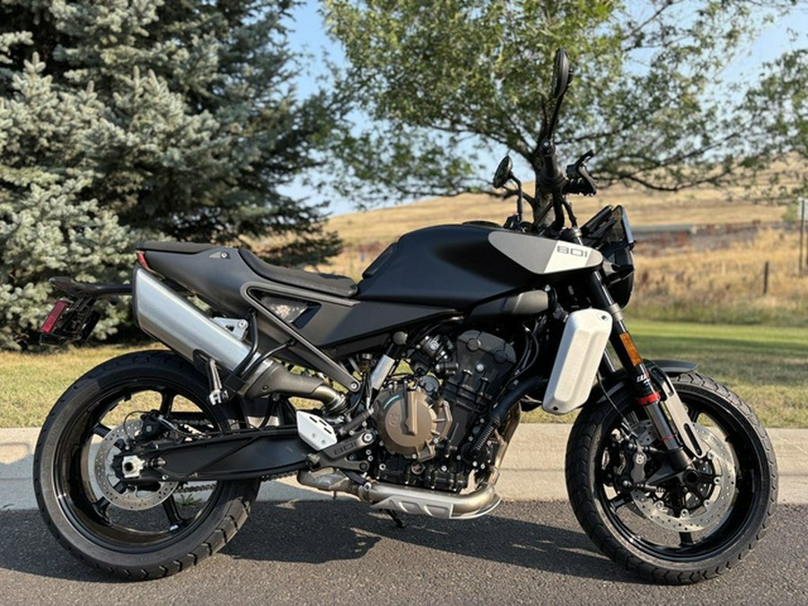 2025 Husqvarna Svartpilen 801 801