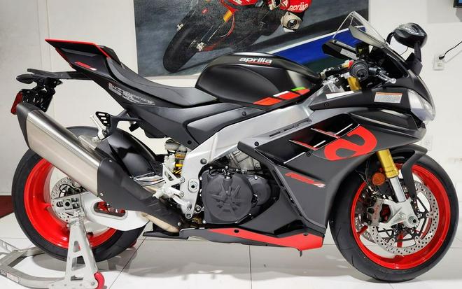 2024 Aprilia® RSV4 1100