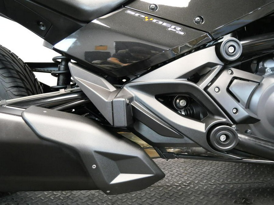 2022 Can-Am® Spyder F3