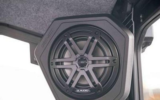 2026 Can-Am® Defender MAX Limited HD11