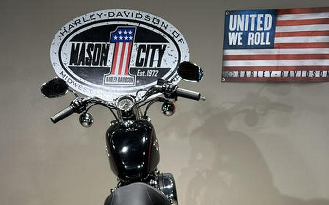 2001 Harley-Davidson® XL1200C - Sportster® Custom 1200C