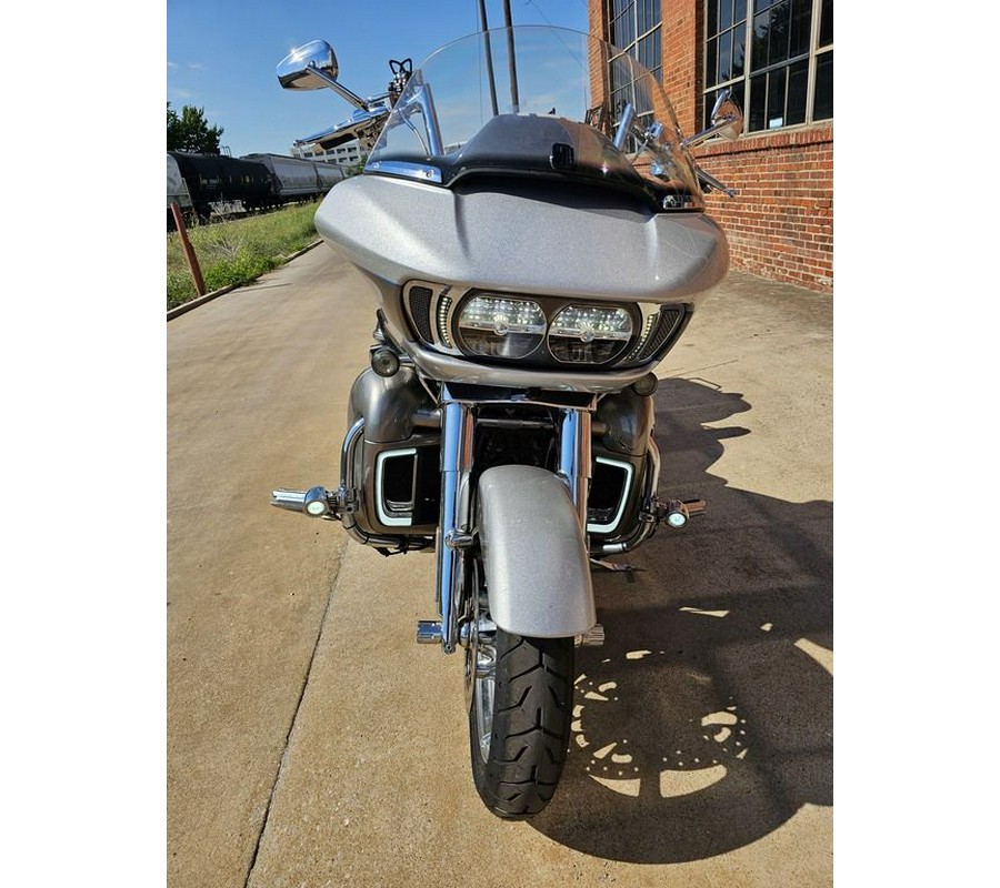 2016 Harley-Davidson® FLTRUSE - CVO™ Road Glide Ultra®