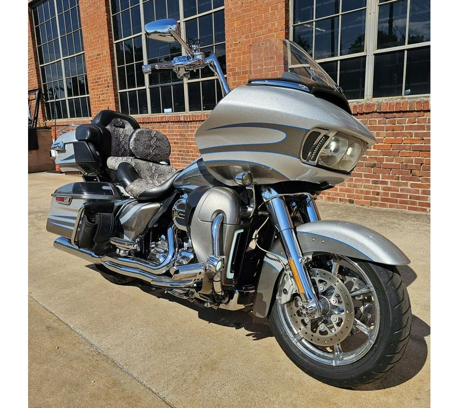 2016 Harley-Davidson® FLTRUSE - CVO™ Road Glide Ultra®