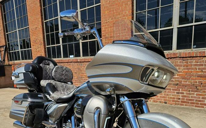 2016 Harley-Davidson® FLTRUSE - CVO™ Road Glide Ultra®