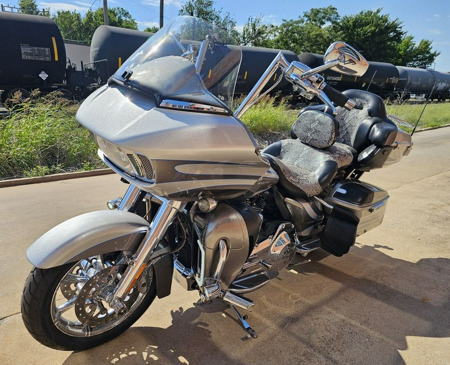 2016 Harley-Davidson® FLTRUSE - CVO™ Road Glide Ultra®