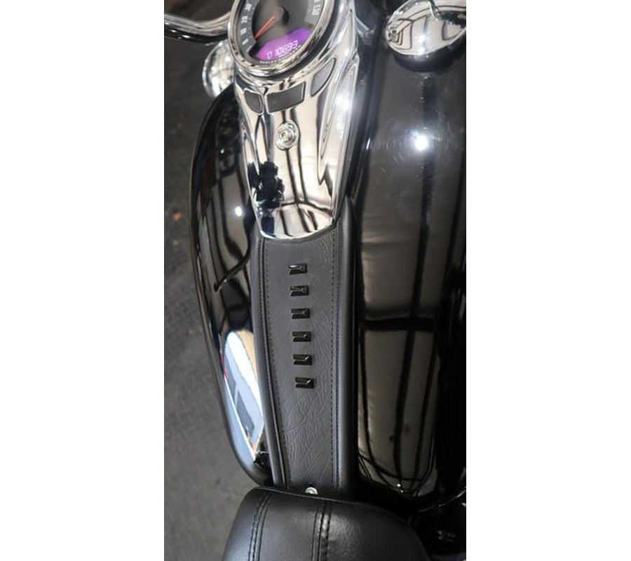 2022 Harley-Davidson® FLHCS - Heritage Classic 114