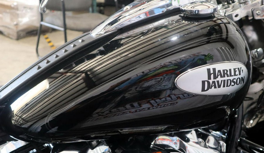 2022 Harley-Davidson® FLHCS - Heritage Classic 114
