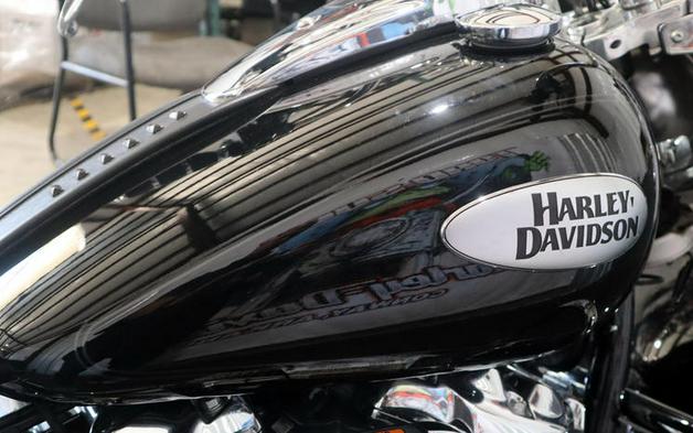 2022 Harley-Davidson® FLHCS - Heritage Classic 114