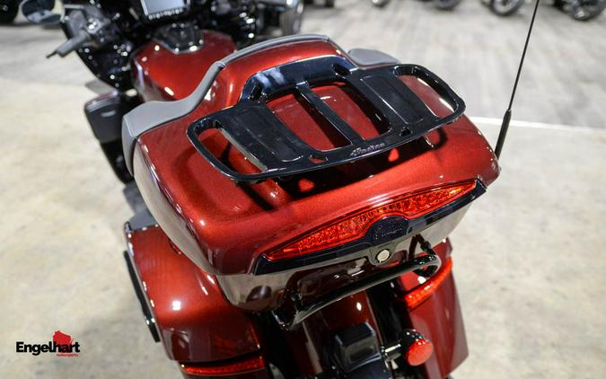 2026 Indian Motorcycle Pursuit® Dark Horse® with 112 and Powerband Audio Package