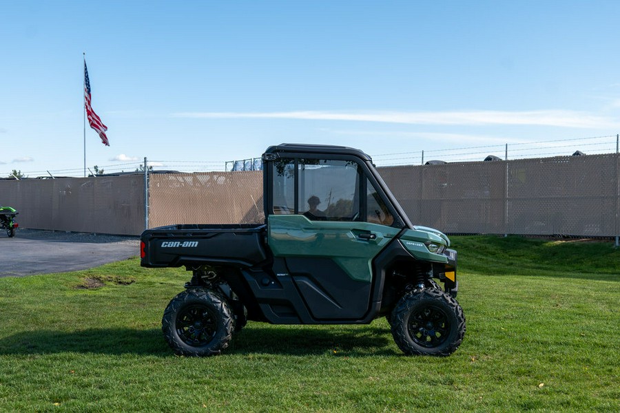 2025 Can-Am™ Defender DPS CAB HD9