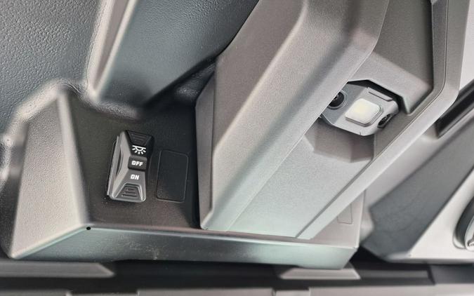 2026 Can-Am® Defender MAX LONE STAR CAB HD11