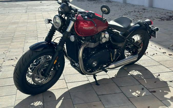 2023 Triumph Bonneville Bobber Red Hopper