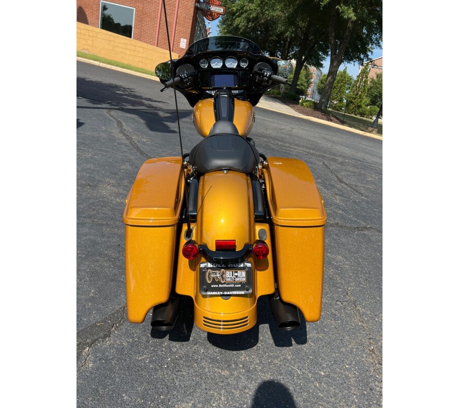 2023 FLHXS Street Glide® Special in Prospect Gold