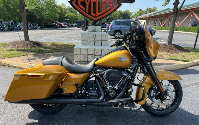 2023 FLHXS Street Glide® Special in Prospect Gold