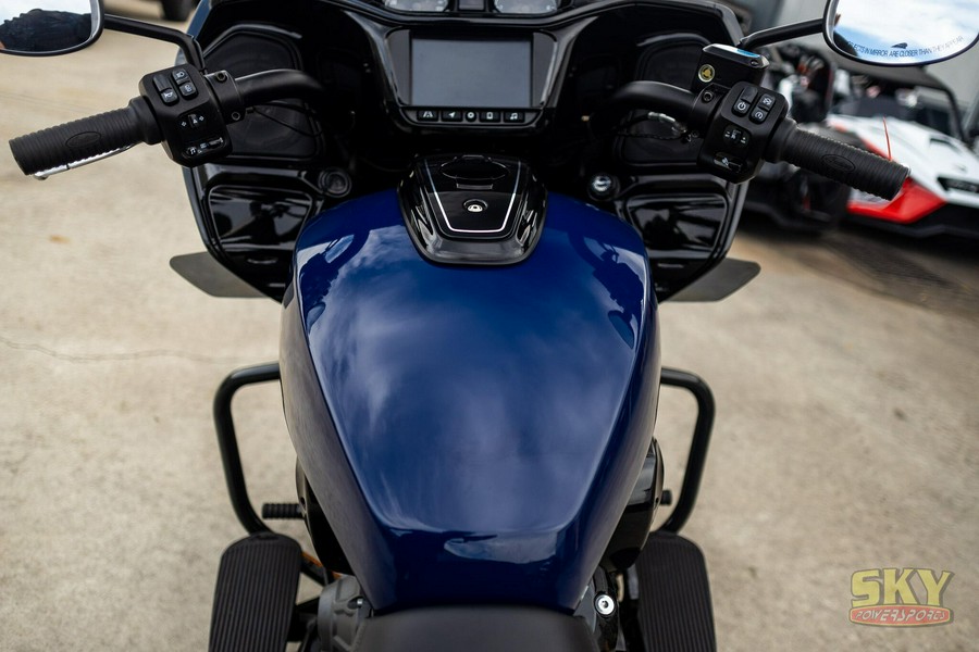 2025 Indian Motorcycle CHALLENGER DARK HORSE 112 RA 49ST Dark Horse