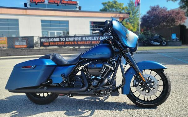 2018 Harley-Davidson Street Glide Special Anniversary Legend Blue Denim