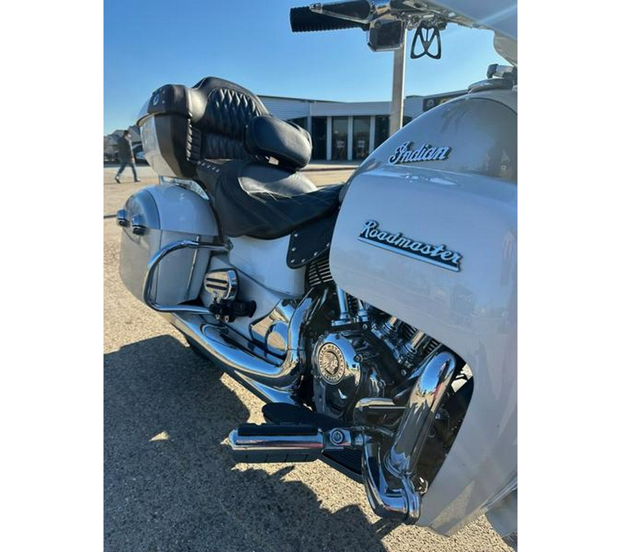 2019 Indian Motorcycle® Roadmaster® Pearl White / Star Silver