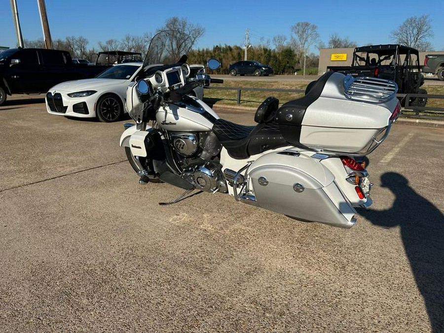 2019 Indian Motorcycle® Roadmaster® Pearl White / Star Silver