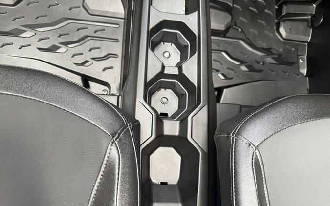2027 Can-Am Commander MAX X Mr