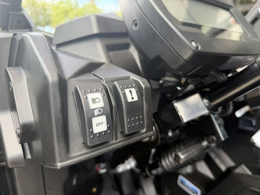 2027 Can-Am Commander MAX X Mr
