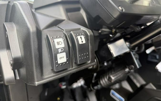 2027 Can-Am Commander MAX X Mr