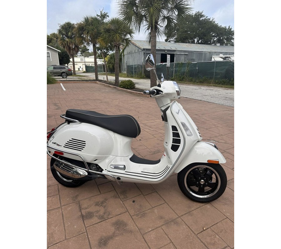 2020 Vespa GTS 300 Super