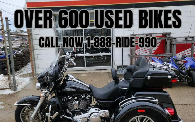 2017 Harley-Davidson® Tri Glide - FP8498