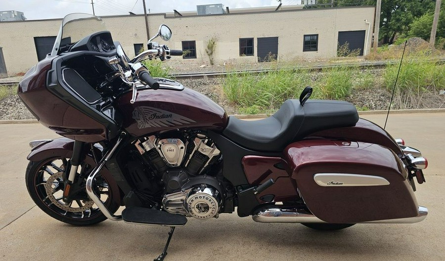 2023 Indian Motorcycle® Challenger® Limited Maroon Metallic