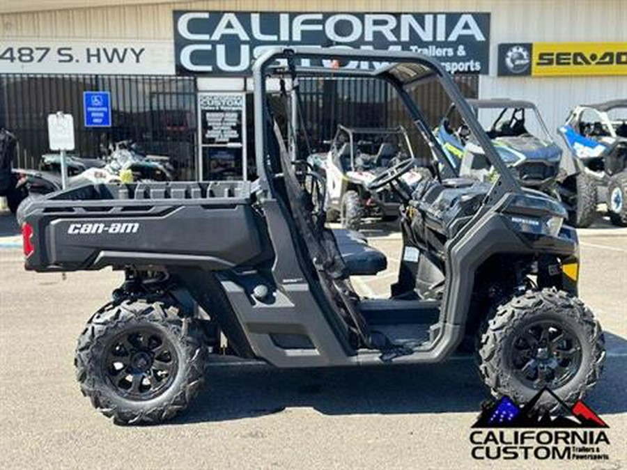 2023 Can-Am Defender DPS HD10