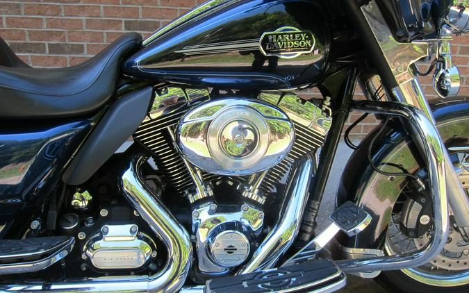 2012 Harley-Davidson® FLHTCU Ultra Classic® Electra Glide®