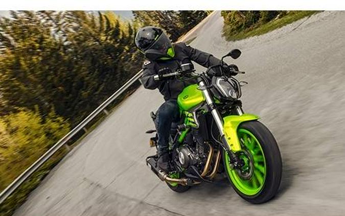 2023 Benelli 302S