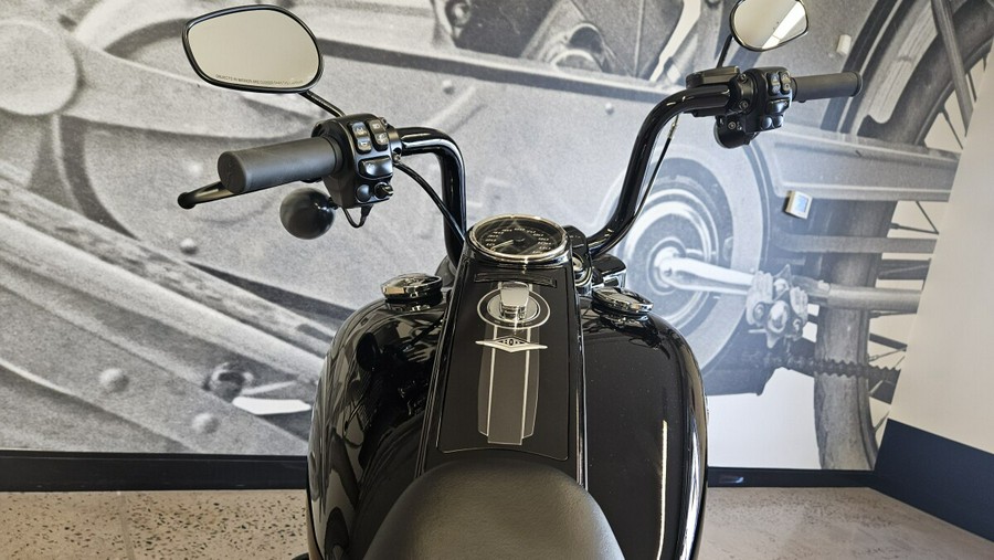 2025 Road King Special FLHRXS