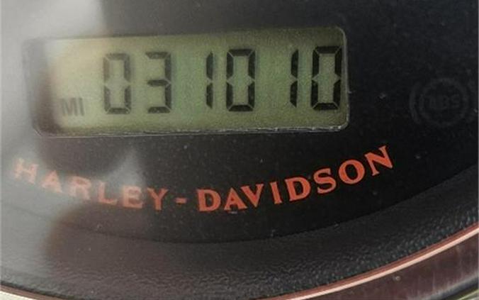 2011 Harley-Davidson® FLHRC - Road King® Classic