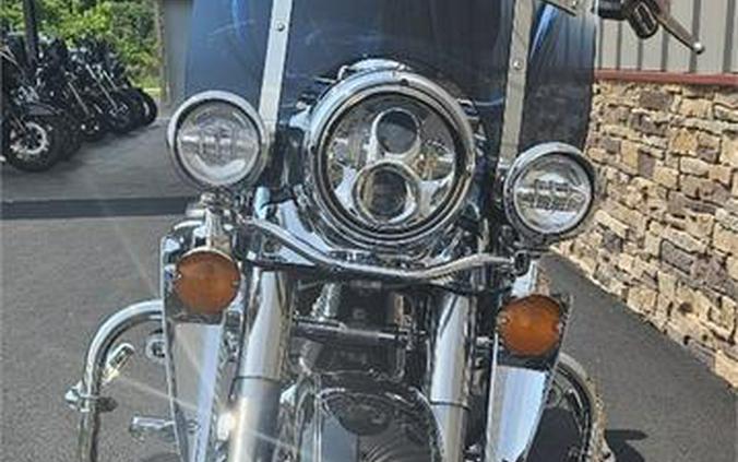 2011 Harley-Davidson® FLHRC - Road King® Classic