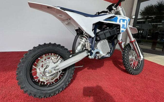 2024 Husqvarna EE 3