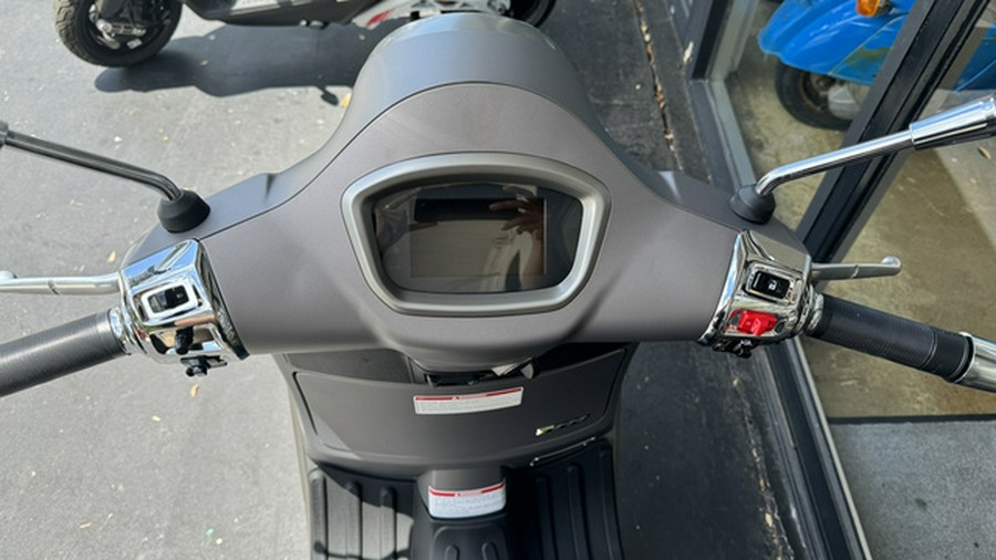 2024 Vespa GTS 300 Super Tech