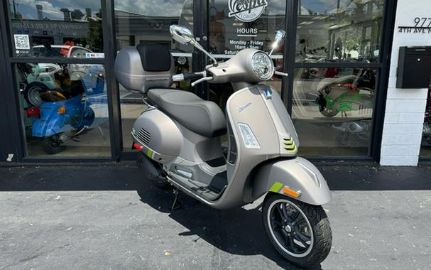 2024 Vespa GTS 300 Super Tech