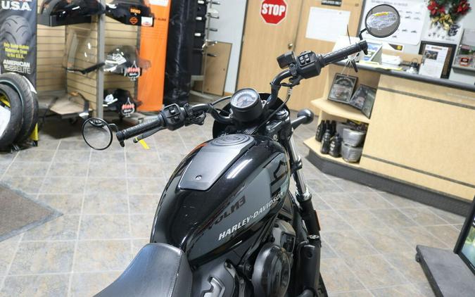 RH975 2022 Nightster™