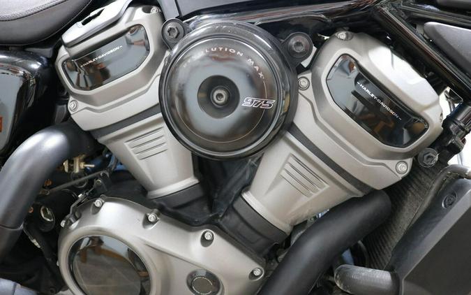 RH975 2022 Nightster™